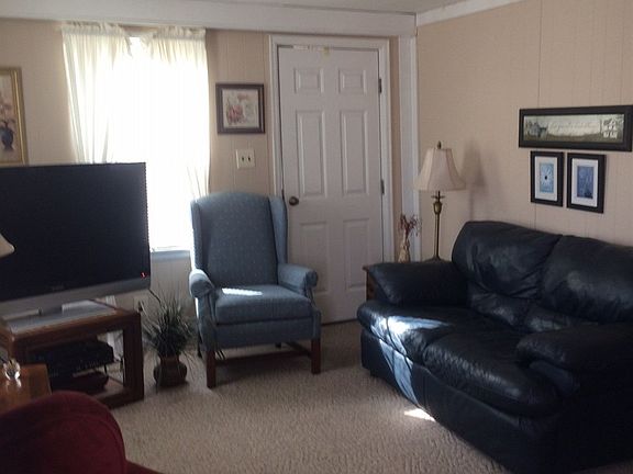 4th image of 3495 Fern Ave
