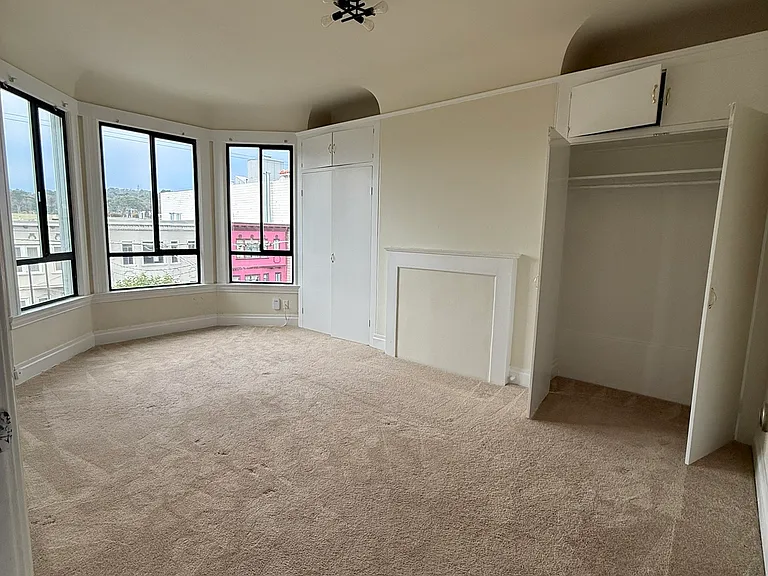 4731 California St — Photo 4