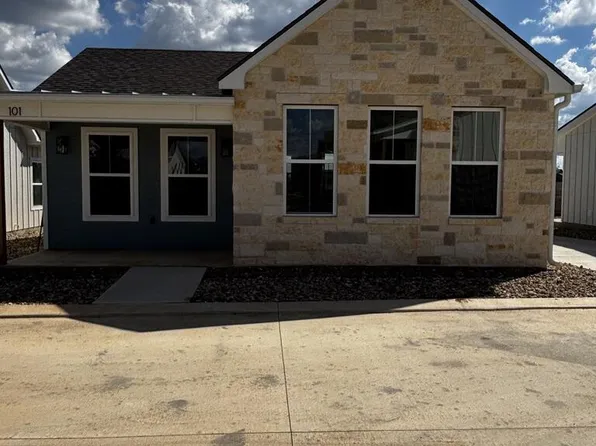 802 S Creek St Unit 101, Fredericksburg, TX 78624
