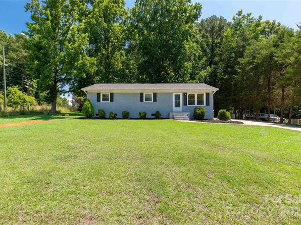 203 Nottingham Dr, York, SC 29745