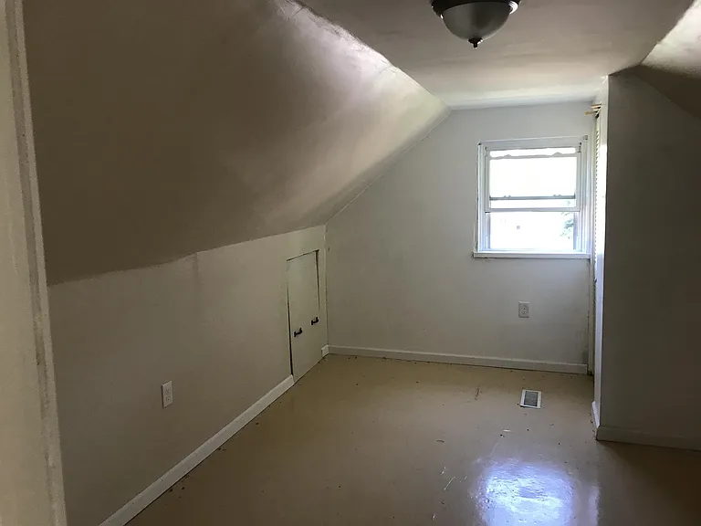 4737 Plover Ave — Photo 10