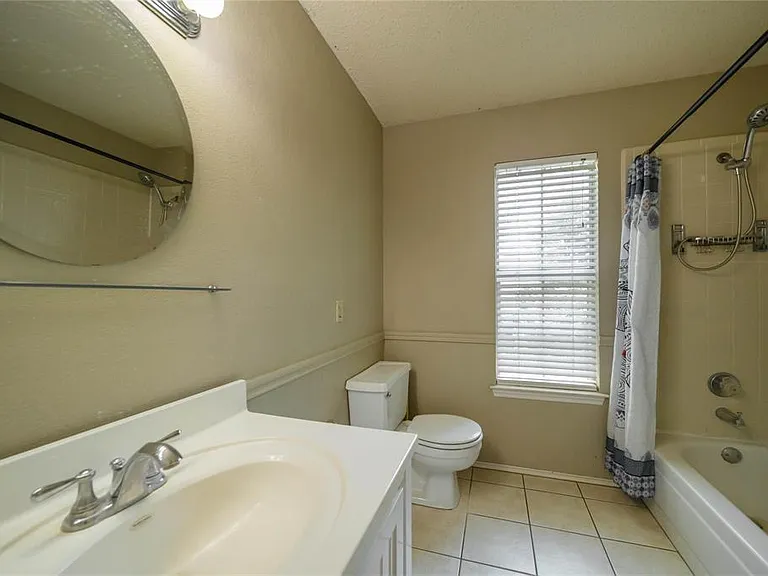 1804 Chattham Ct — Photo 36