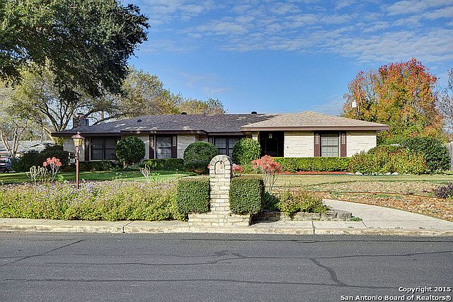 1st image of 401 Cloudmont Dr