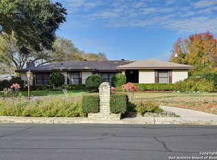 401 Cloudmont Dr, Windcrest, TX 78239