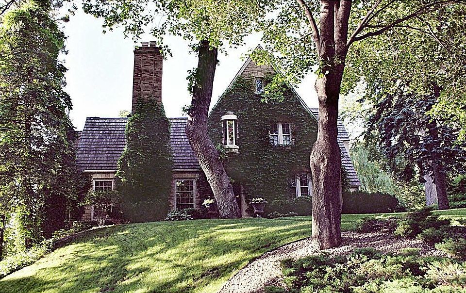 435 Washington Ave W, Hutchinson, MN 55350 Zillow