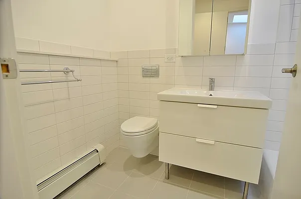 Rented by Park Property Advisors | media 12