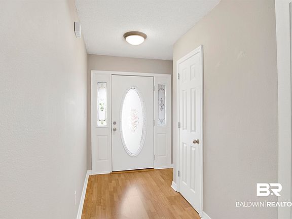 3rd image of 142 Cypress Ln