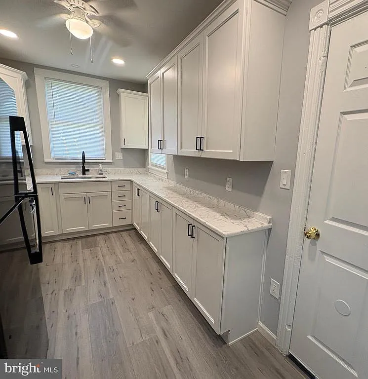 2 bed, 1.0 bath, 800 sqft, $2,475 — Photo 3