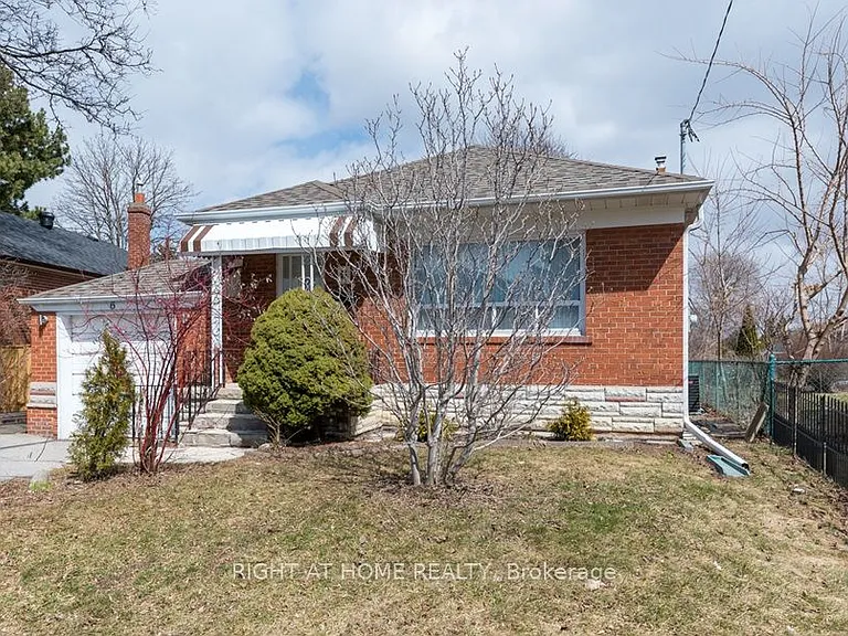 6 Bellvare Cres — Photo 1