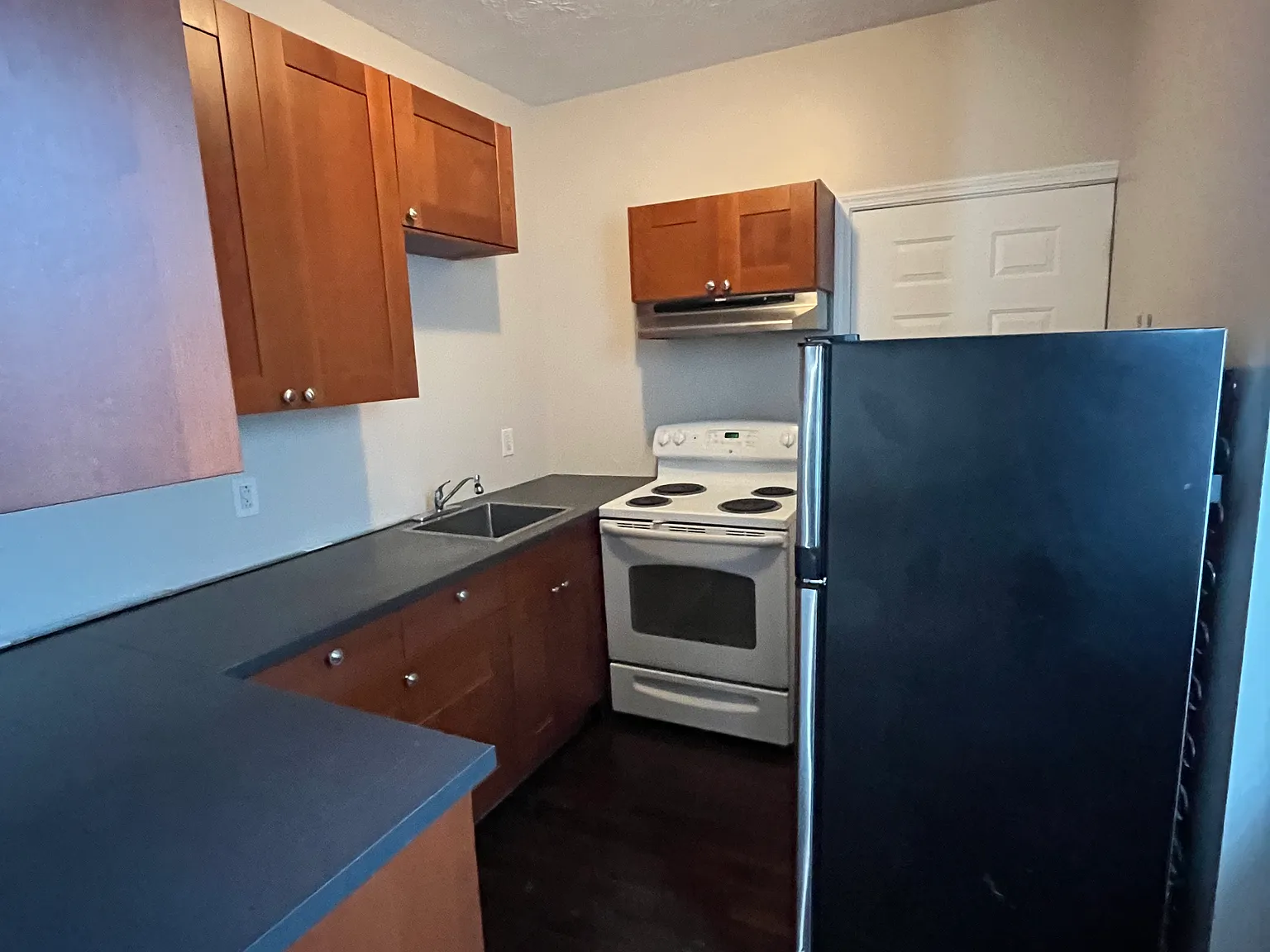 1 bed, $1,000 — Photo 4