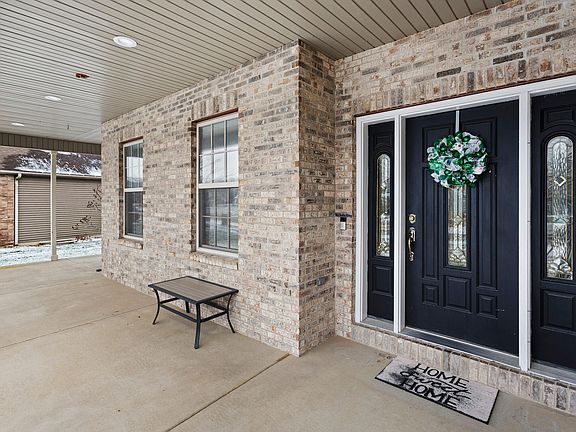 2nd image of 503 S Chaucer Blvd