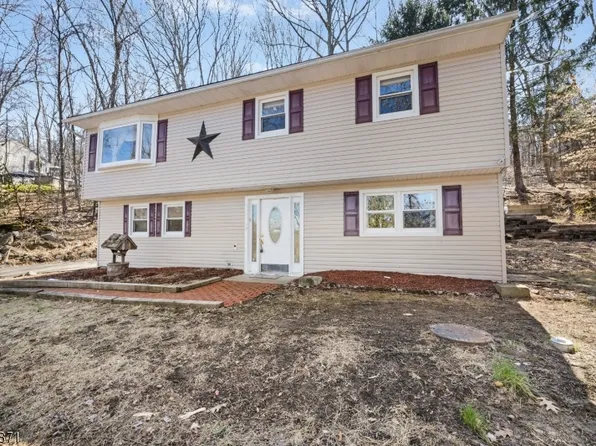 2 Hickory Ln, Green Twp., NJ 07821