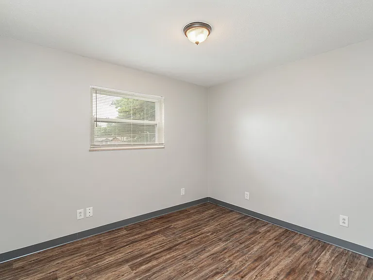 2716 Holbrook Dr #5 — Photo 14