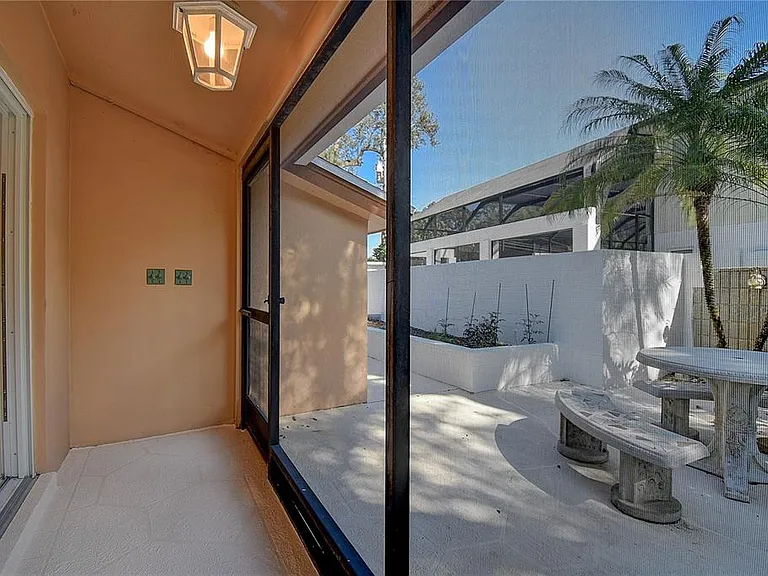 1247 Monticello Blvd N — Photo 33