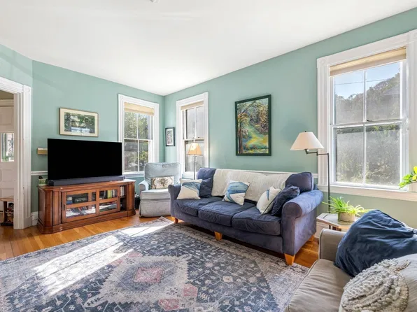 46 Sycamore St, Roslindale, MA 02131