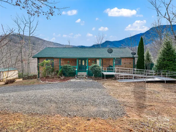 211 Cherry Holw, Burnsville, NC 28714