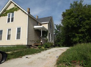 241 N Memorial Dr, Racine, WI 53404