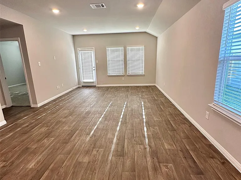216 Windmill Palm Dr — Photo 9