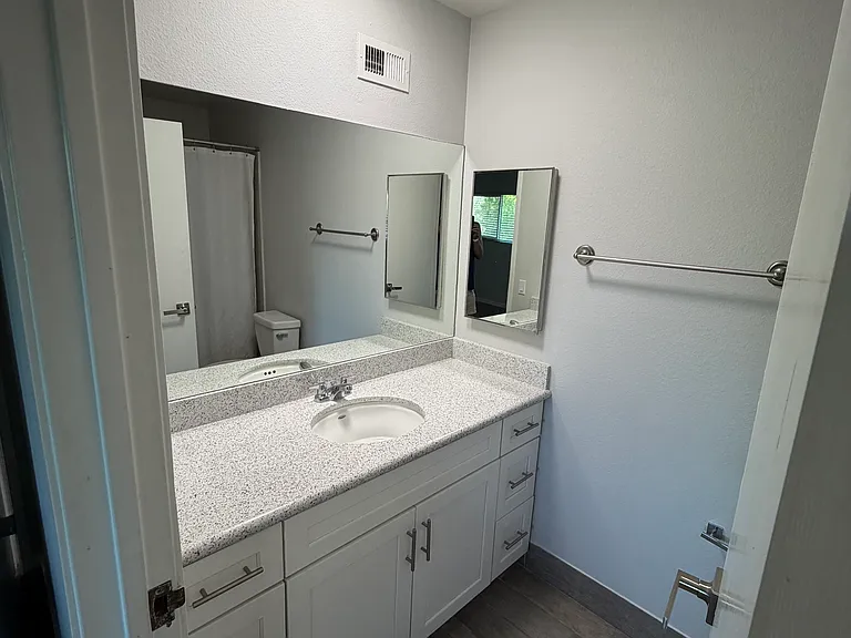 2nd Bathroom