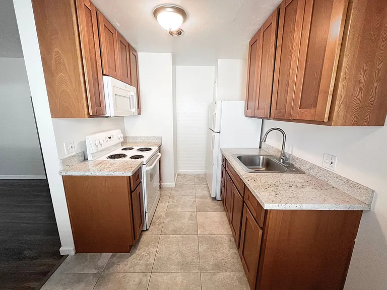 2517 W Street — Photo 5