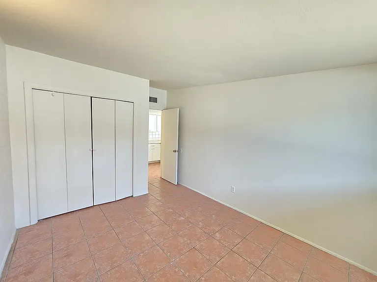 6637 E Cheery Lynn Rd #A — Photo 17