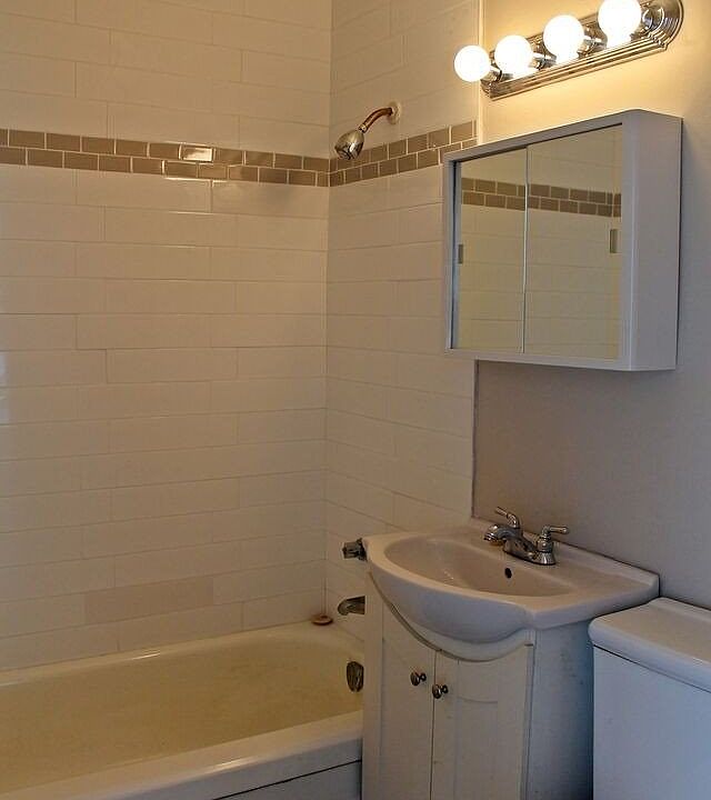 2nd image of 35 A Union St #202