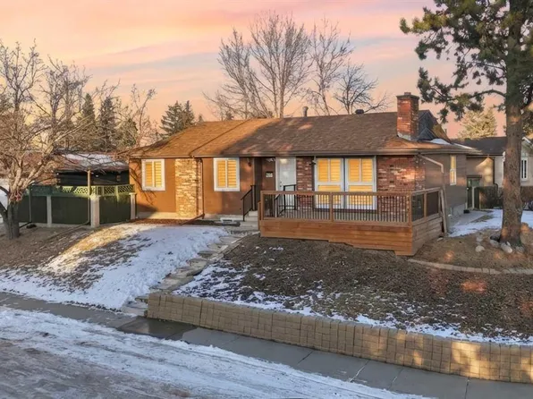 304 W Huntbourne Hl NE, Calgary, AB T2K 3Y4