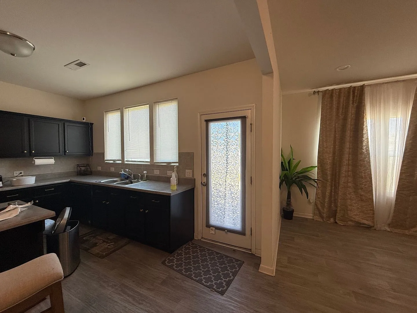 Room in 5 Bedroom Home in Charlotte — Photo 4