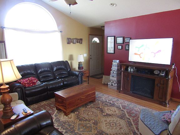 3rd image of 2340 Crawford Ln
