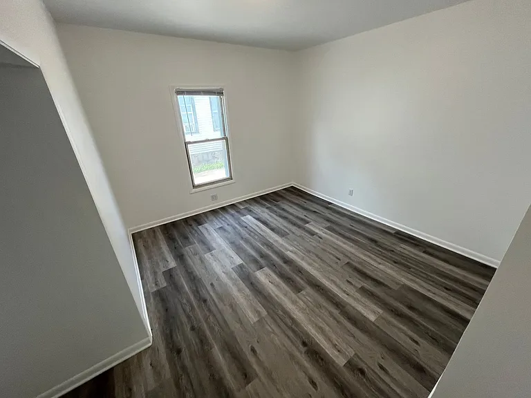 2408 W High St — Photo 20