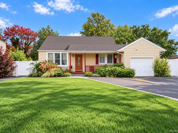 99 Deer Lake Drive, North Babylon, NY 11703