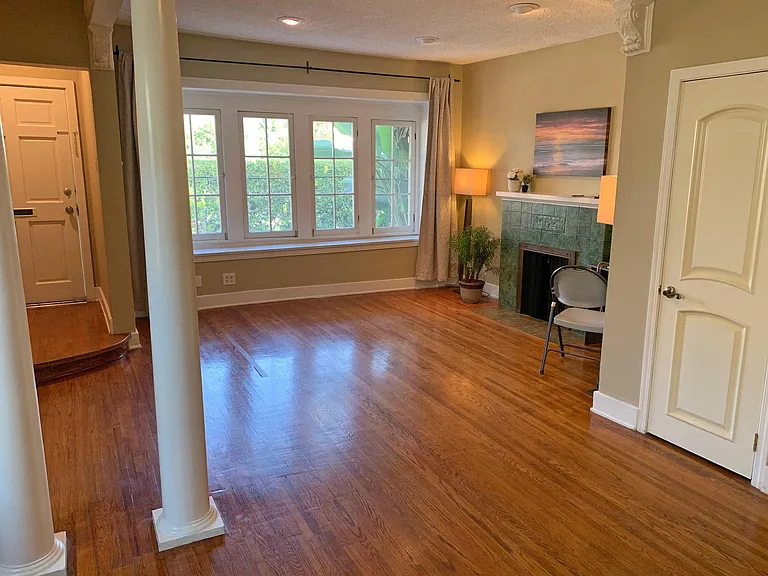 845 N Citrus Ave — Photo 3