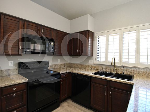 5th image of 15845 N 51st St