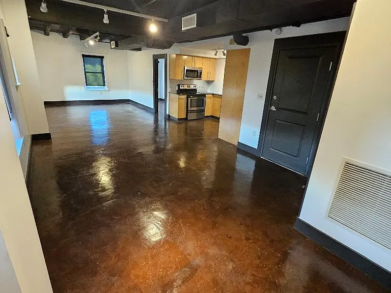 329 E Colorado Blvd #301 — Photo 6