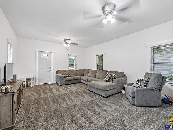 5th image of 6042 Leighton Ave