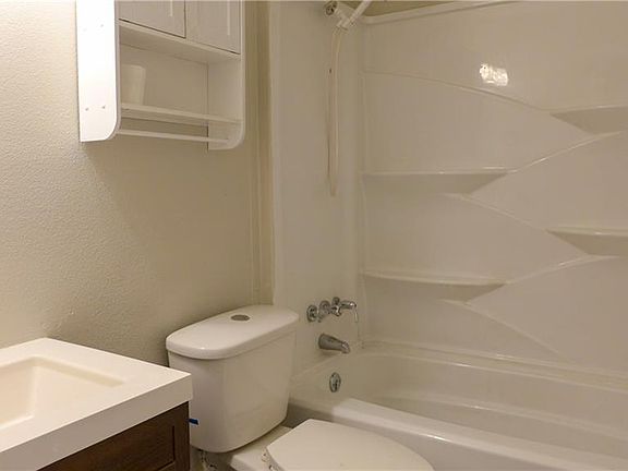 4th image of 1215 Spinnaker Dr