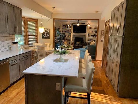 5th image of 6986 Walnut Creek Dr