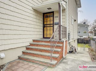 23508 147th Dr, Rosedale, NY 11422