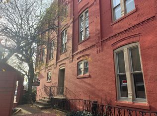 1 W Main St APT 3, Ephrata, PA 17522