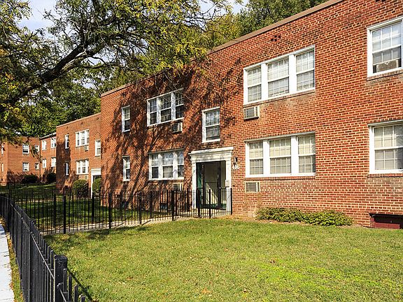 4th image of 3738 D St SE #3714E202