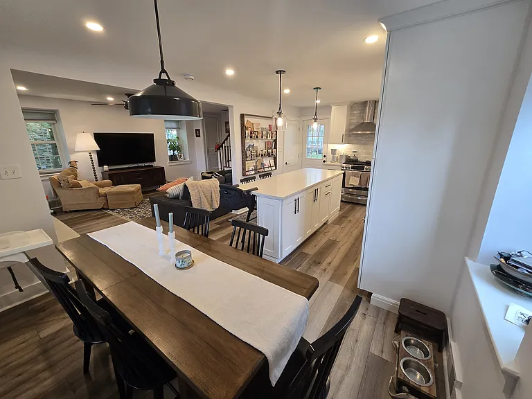 304 E Jefferson St — Photo 5
