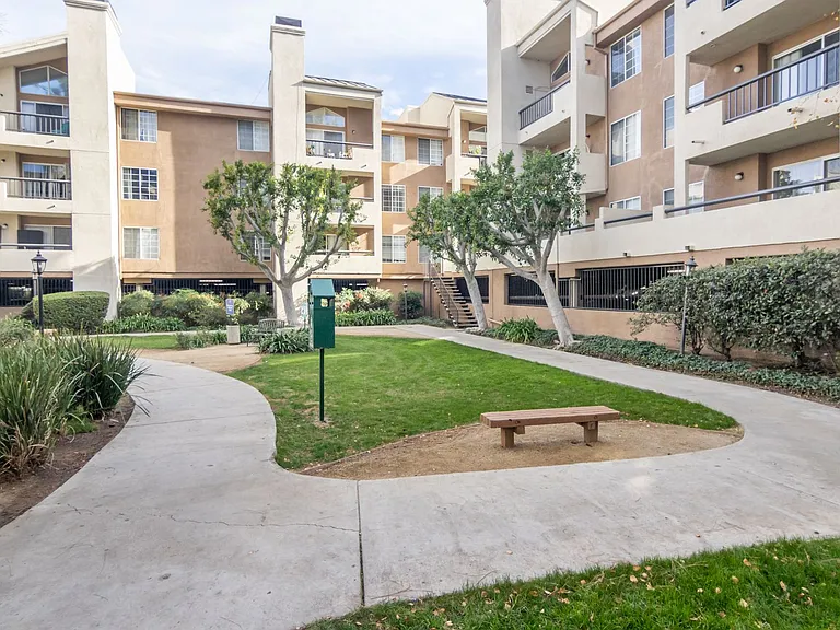 5500 Owensmouth Ave #216-P229 — Photo 13