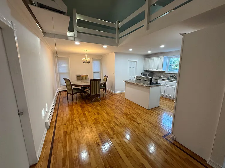2 Bancroft Ln — Photo 3