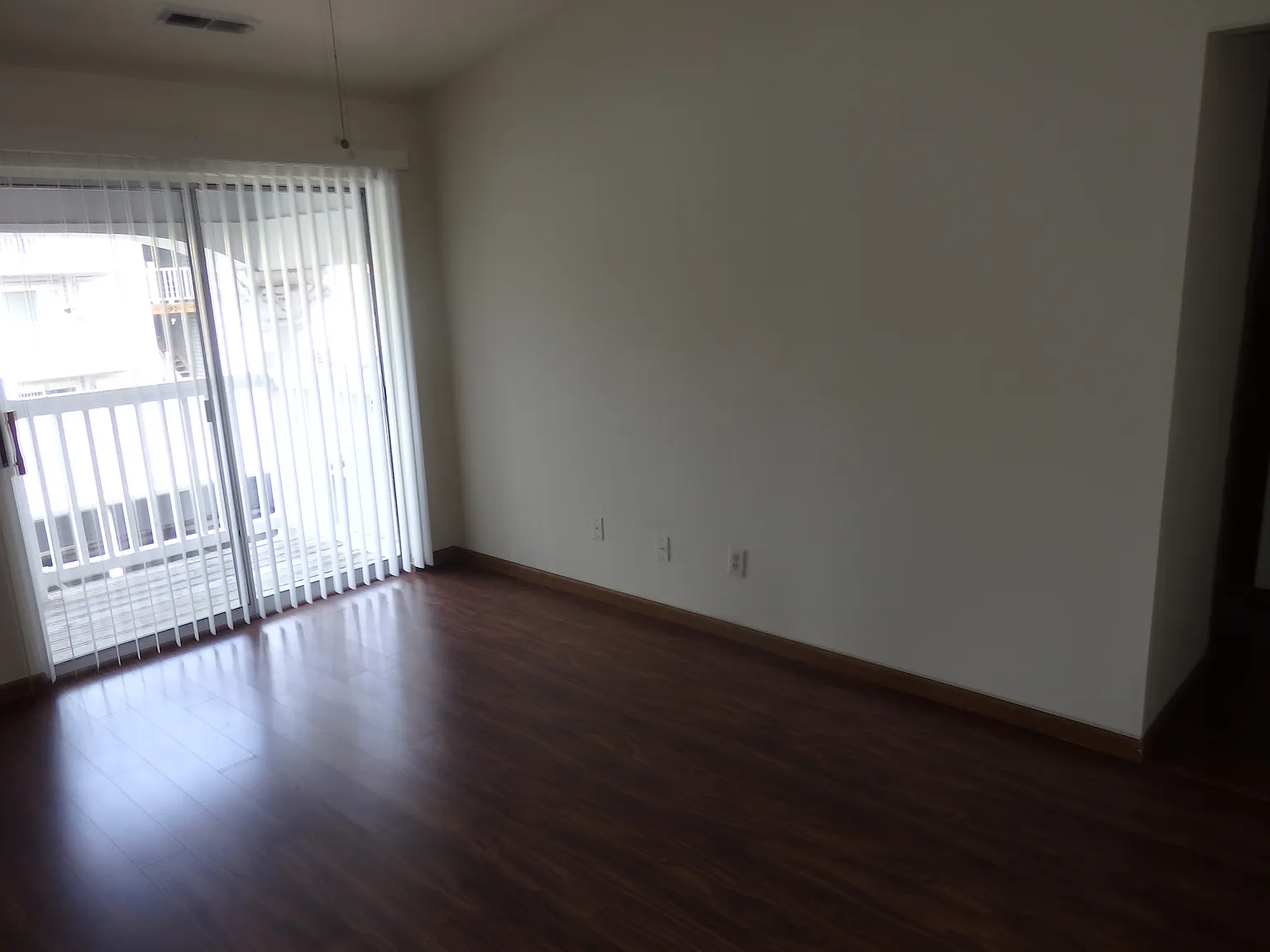 2 bed, 868 sqft, $1,450 — Photo 3