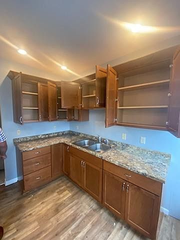 2nd image of 1800 E Capitol Dr #2G