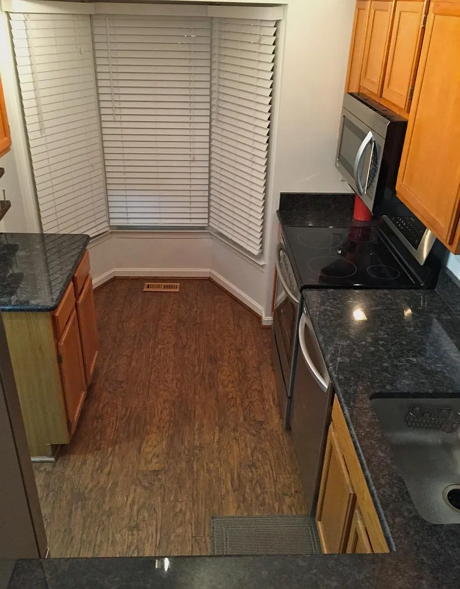 3 bed, 2.5 bath, 1452 sqft, $3,000 — Photo 4