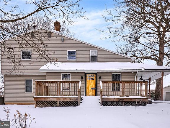 2nd image of 1239 S Meadow Ln