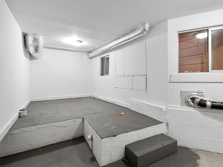 49 Cortland Ave — Photo 36