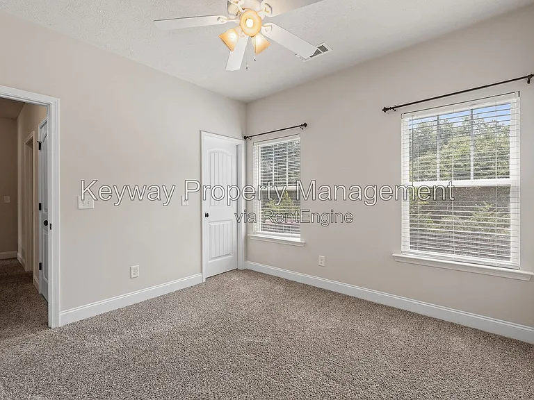 135 Beallwood Dr — Photo 22