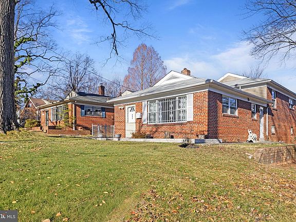 4th image of 123 Walnut St NW